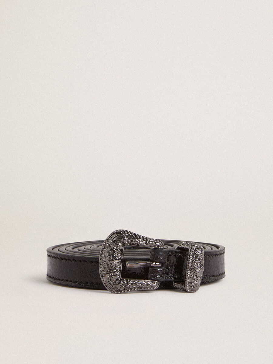 zwarte leren riem met zilveren gesp.