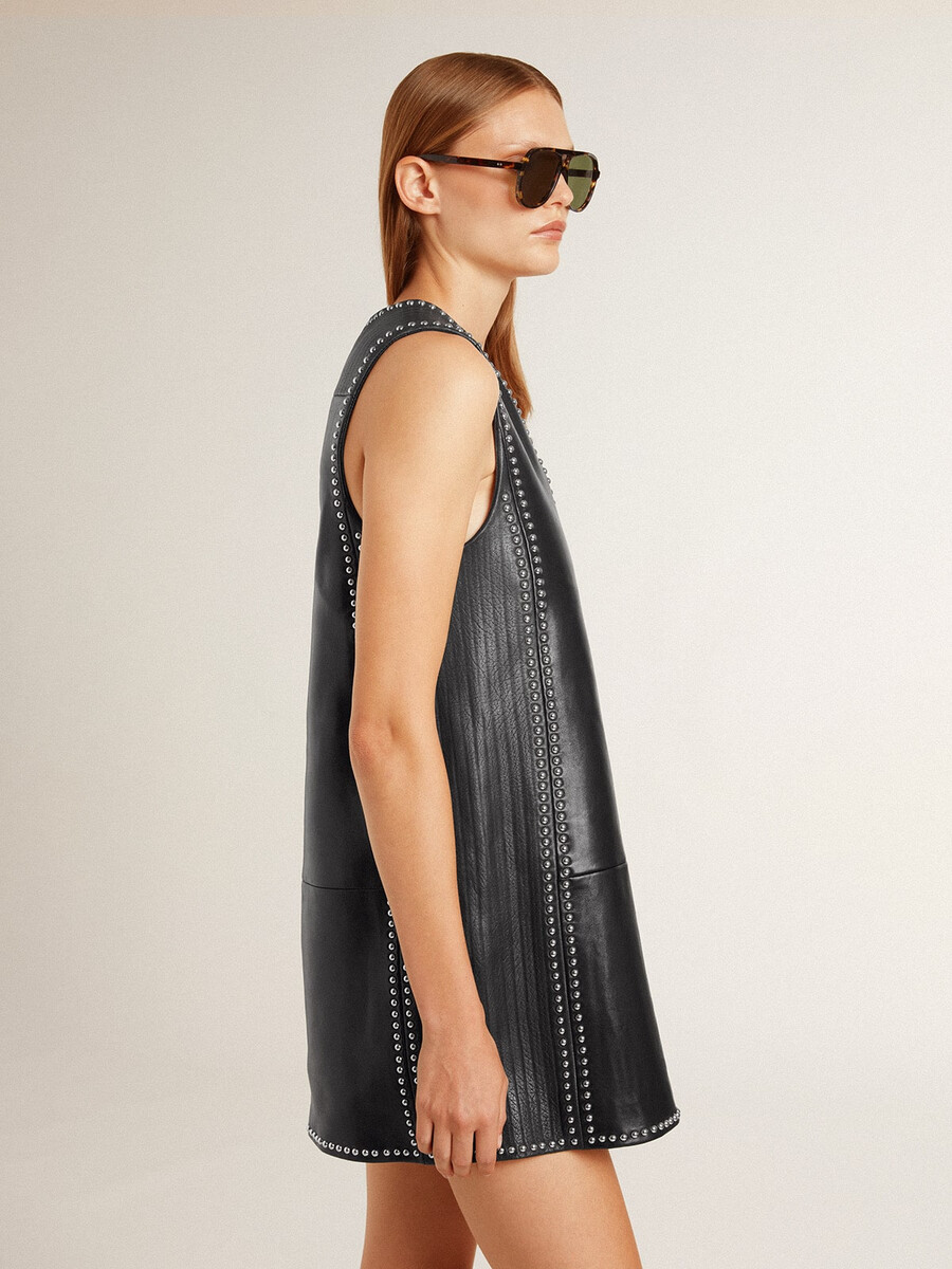 damesjurk van zwart nappaleer met studs