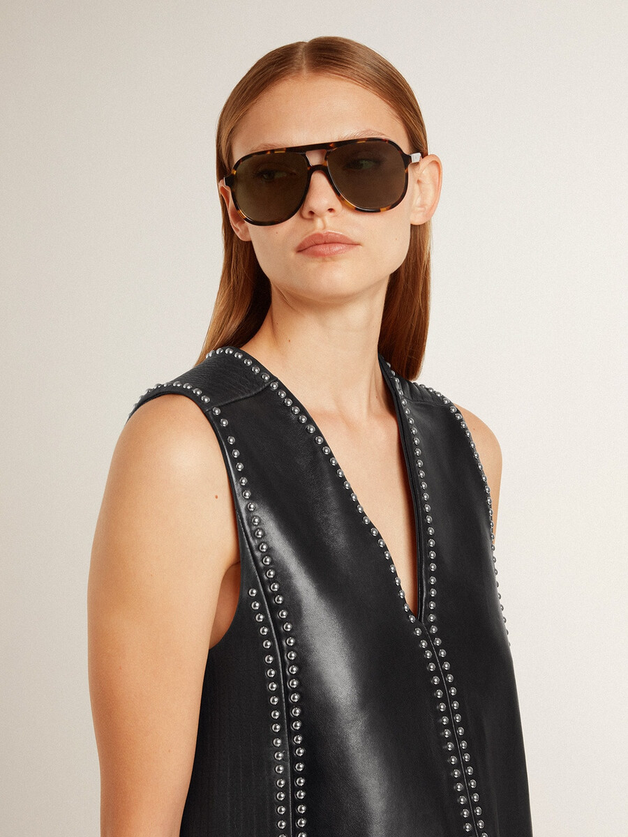 damesjurk van zwart nappaleer met studs