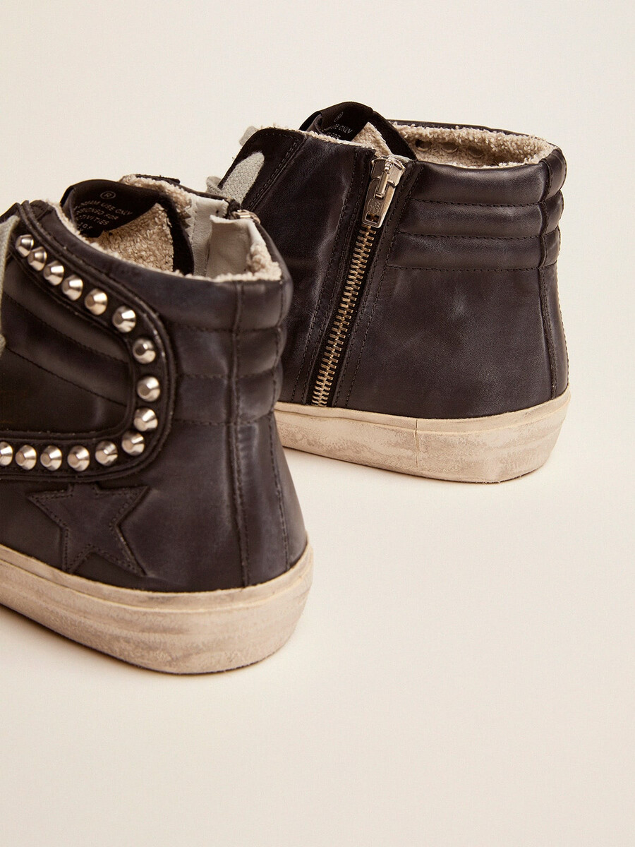herenslippers zwart met studs