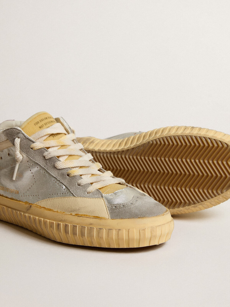 mid star lab in zilverkleurig metallic leer en mesh met geperforeerde ster