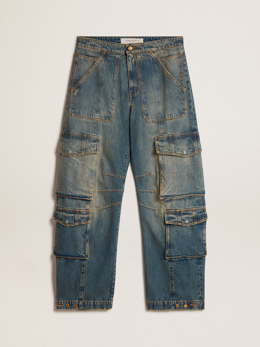 blauwe jeans met een verwassen look.