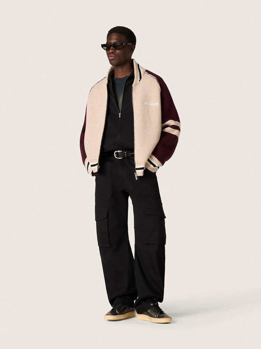 unisex bomberjack in wit en bordeauxrood jacquardbreisel.