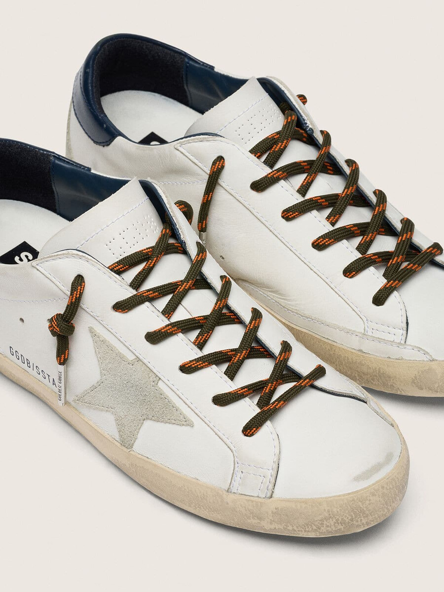militairgroene wandelveters met oranje details