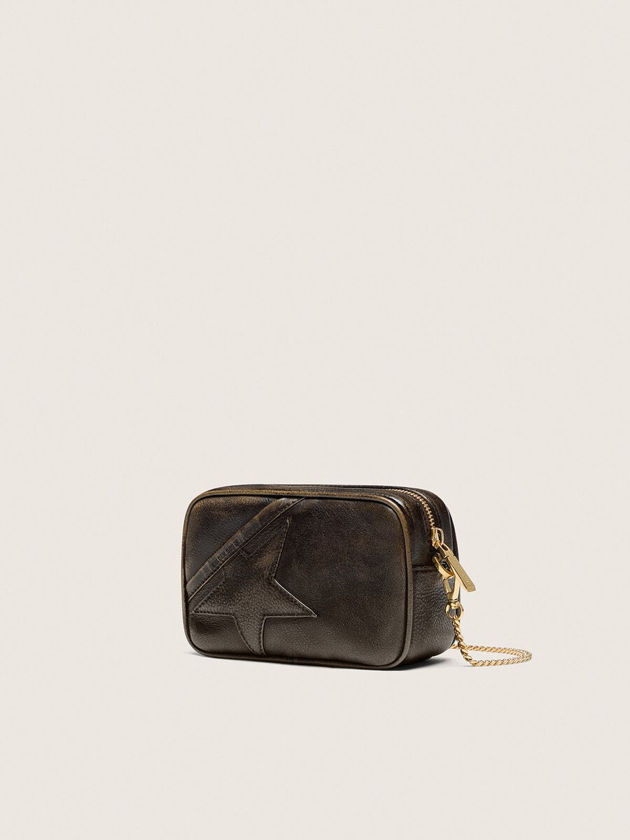 mini star bag van verweerd donkerbruin leer met een ton-sur-ton ster.