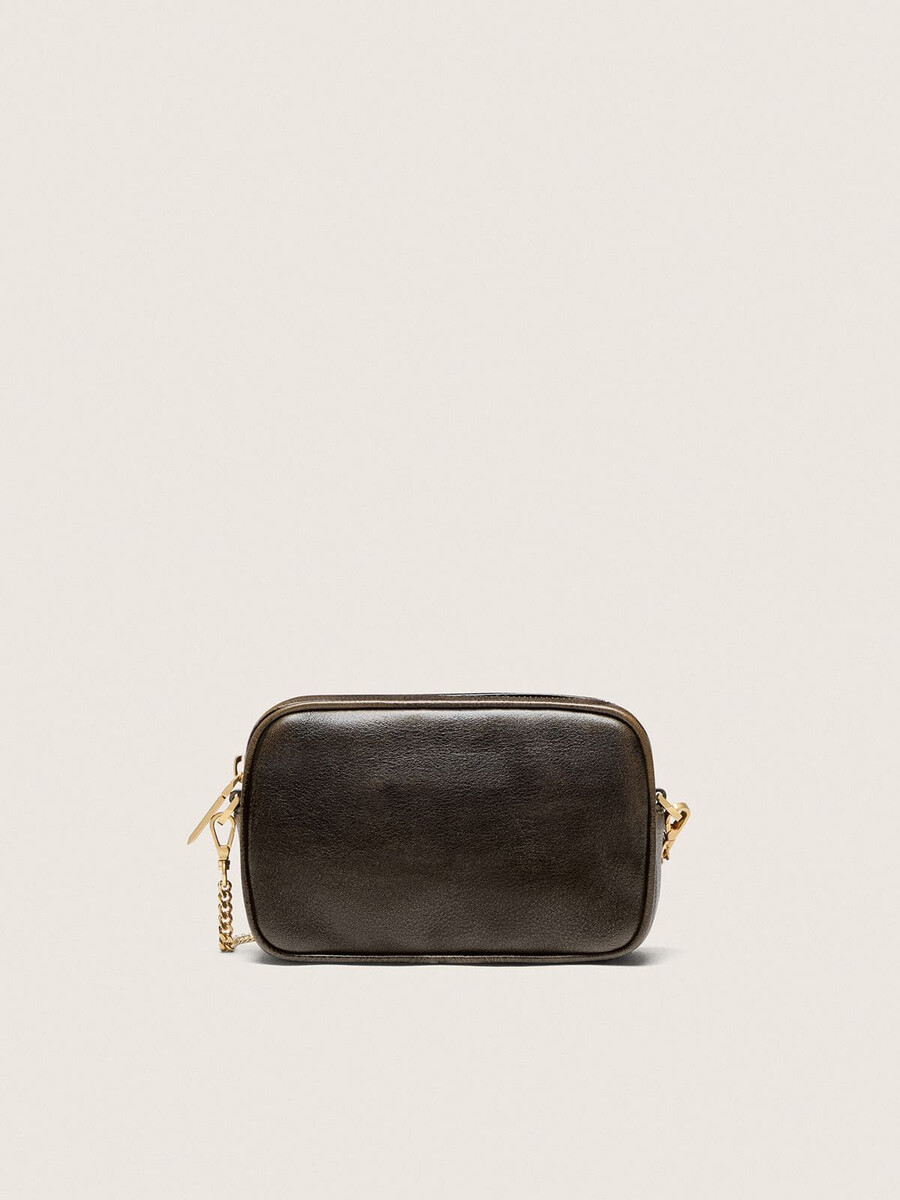 mini star bag van verweerd donkerbruin leer met een ton-sur-ton ster.