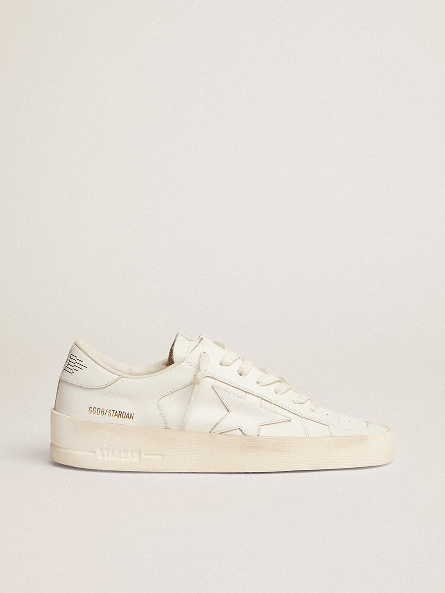 damessneakers van stardan volledig uitgevoerd in wit leer.
