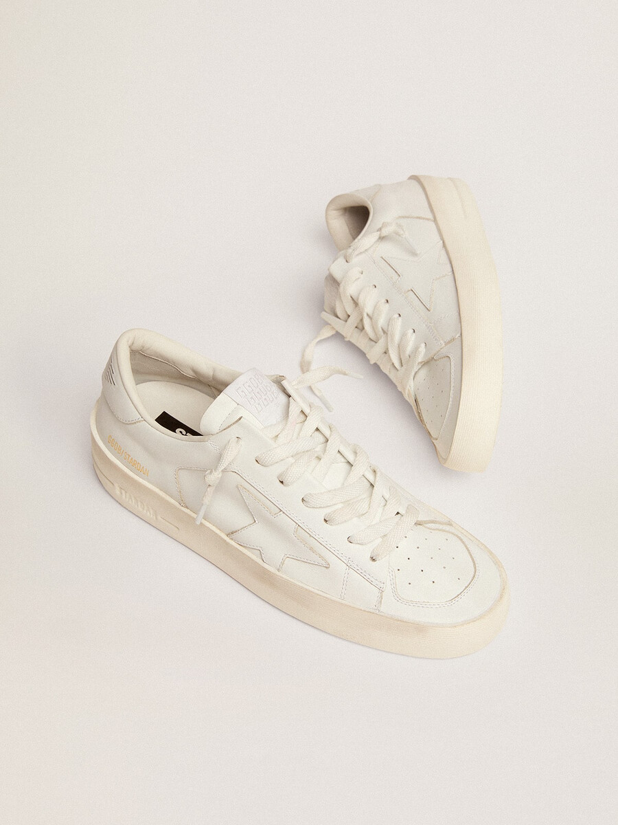 damessneakers van stardan volledig uitgevoerd in wit leer.