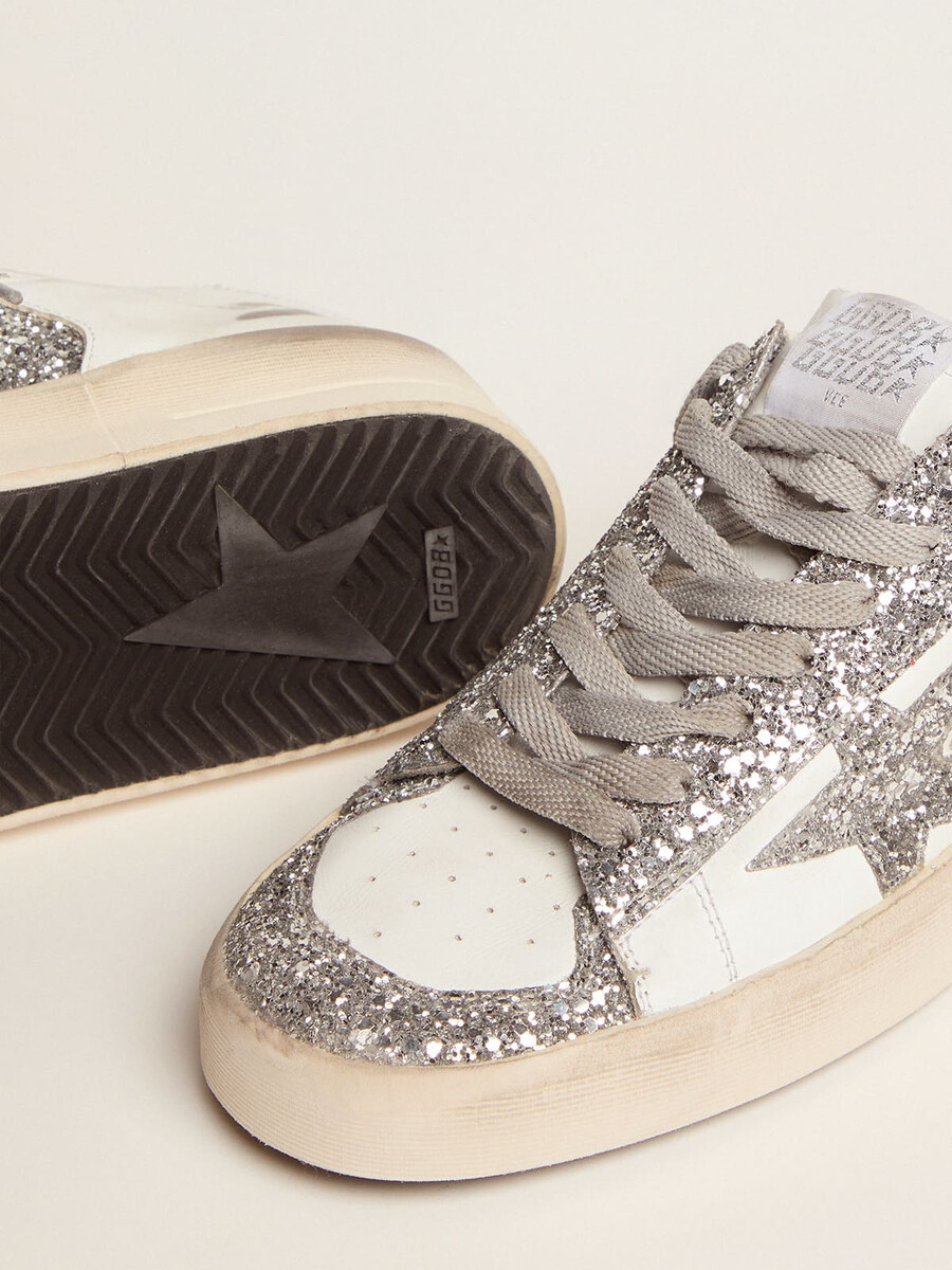 damessneakers van stardan met zilveren glitter.