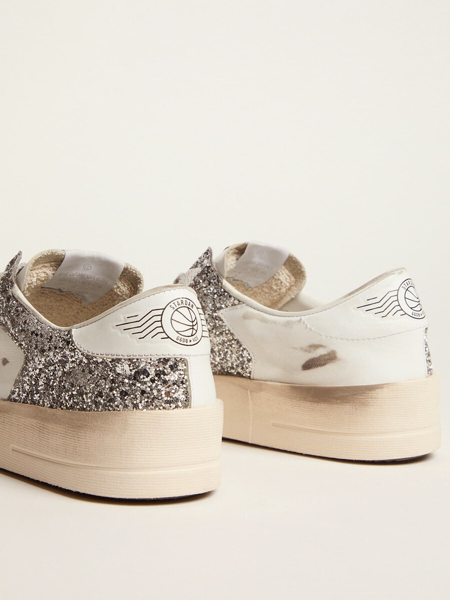 damessneakers van stardan met zilveren glitter.