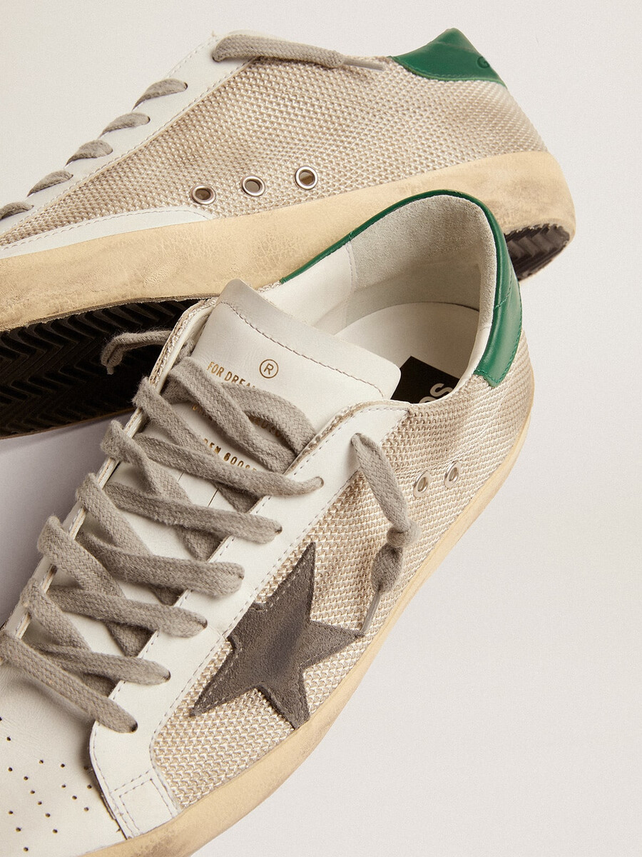 heren super-star in lichtzilver mesh met grijze ster