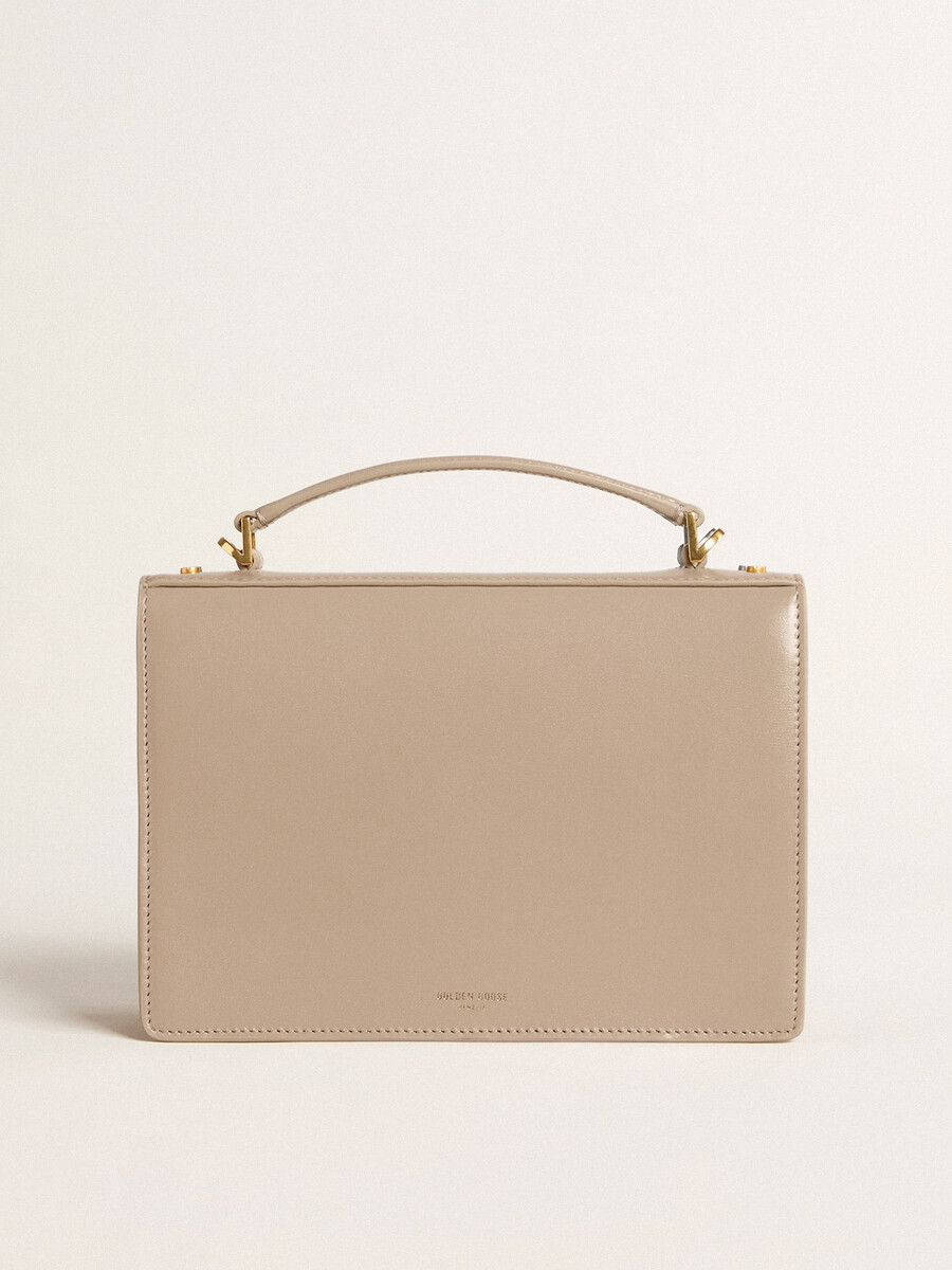 venezia-tas van beige geribbeld leer met gouden details.